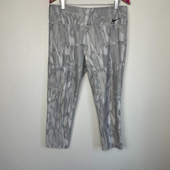 Nike Pants - Nike marble crop leggings size XL // 1646